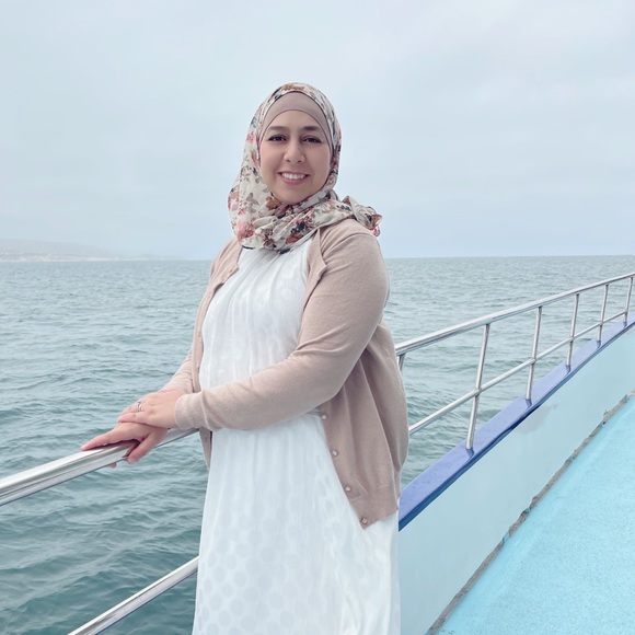 Meet your Posher, Amal - Picture 1 of 1